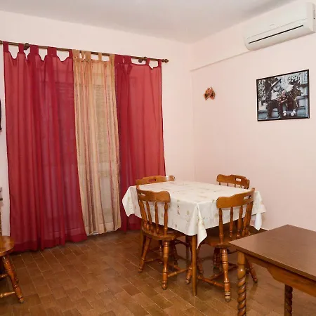 Apartment Lonic I.1 Kukljica
